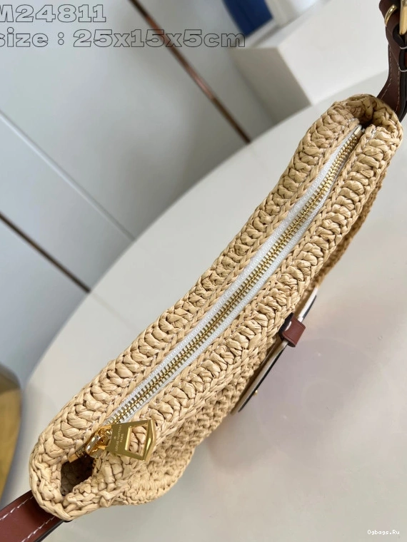 VUITTON LOUIS MM Croissant 1223